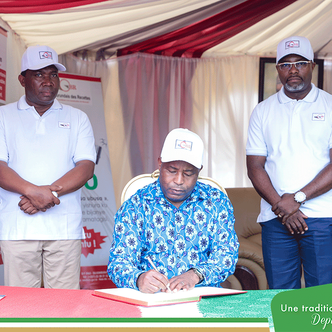 Visite de son Excellence le Président de la République du Burundi Évariste Ndayishimiye aux cérémonies de la semaine dédiée au contribuable